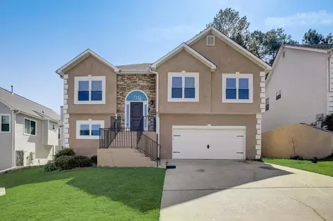 710 Queens Ct, Riverdale, GA 30296