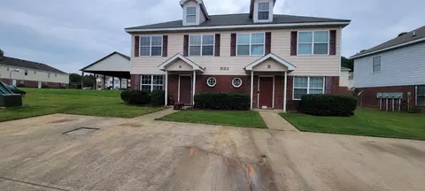 933 Old Mill Pt, Monroe, GA 30655