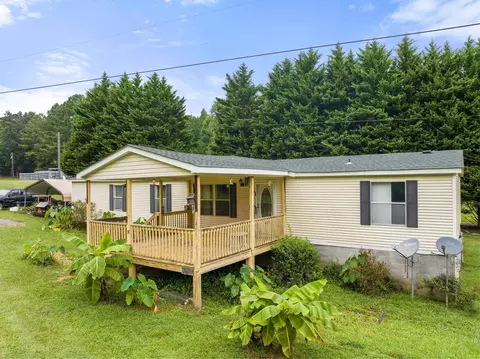 38 Lotus Dr, Toccoa, GA 30577 photo 4