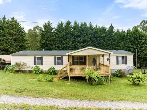 38 Lotus Dr, Toccoa, GA 30577 photo 5