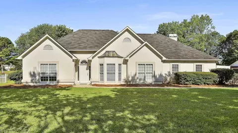 582 Sullivan Rd, Newnan, GA 30265