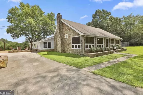 2756 Mt Carmel Rd, Newnan, GA 30263