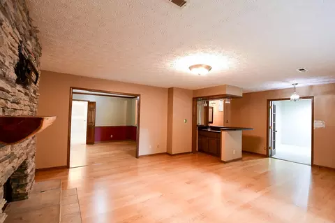 155 Whitney Ct, Tyrone, GA 30290 photo 6