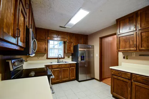 155 Whitney Ct, Tyrone, GA 30290 photo 12