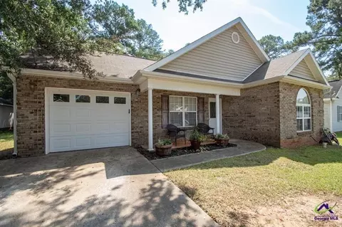 106 Springfield Ct, Perry, GA 31069 photo 1