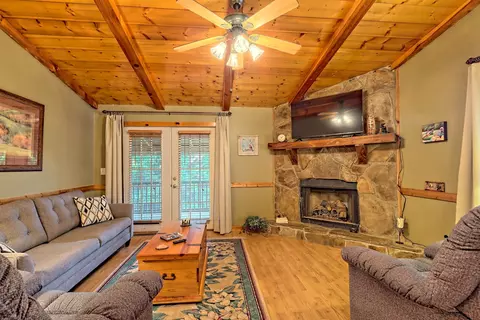 33 Bretts Dr, Tiger, GA 30576 photo 3