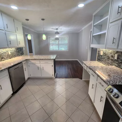 153 Hayes Cir, Rex, GA 30273 photo 13