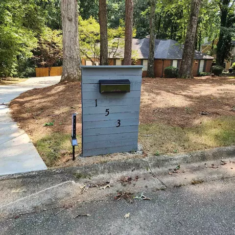 153 Hayes Cir, Rex, GA 30273 photo 4