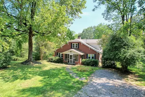 776 Tallulah Gorge Scenic Loop, Clarkesville, GA 30523