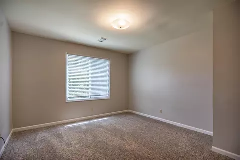 203 Lake Forest Dr, Lagrange, GA 30240 photo 10