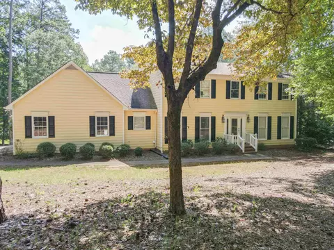 216 E Yorktown Dr, Lagrange, GA 30240 photo 2
