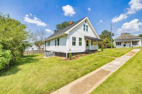 206 Baugh Ave, Hogansville, GA 30230