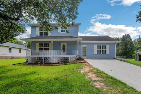 1600 Rose Garde Ln, Loganville, GA 30052