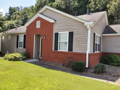 312 Windcroft Ln NW, Acworth, GA 30101