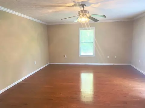 97 Richmond Dr, Lagrange, GA 30240 photo 6