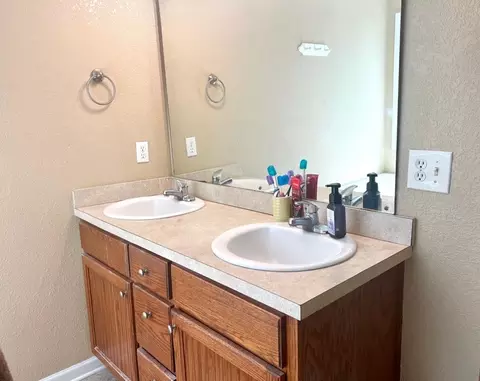 97 Richmond Dr, Lagrange, GA 30240 photo 10