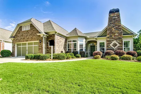 109 Creekside Ct, Griffin, GA 30223