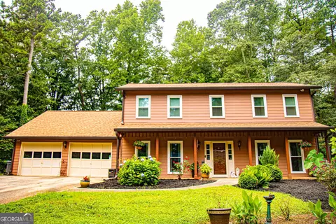 816 Post Road Cir, Stone Mountain, GA 30088