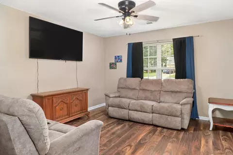 463 Shadowbrook Cir, Springfield, GA 31329 photo 6
