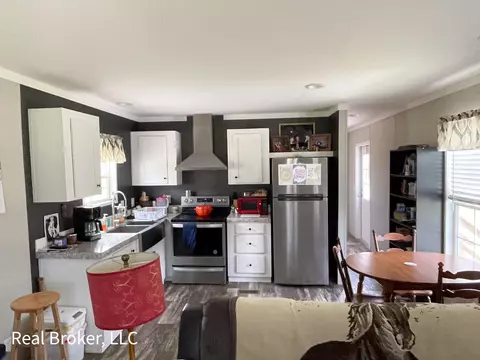 6381 Philip Rd, Blackshear, GA 31516 photo 5