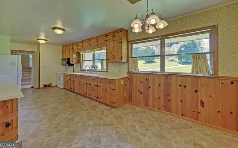 30 Mountain View Dr, Toccoa, GA 30577 photo 13