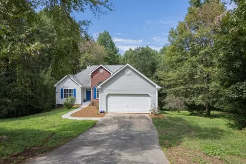 240 Cambridge Dr, Loganville, GA 30052