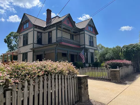 411 Broad St, Lagrange, GA 30240 photo 2