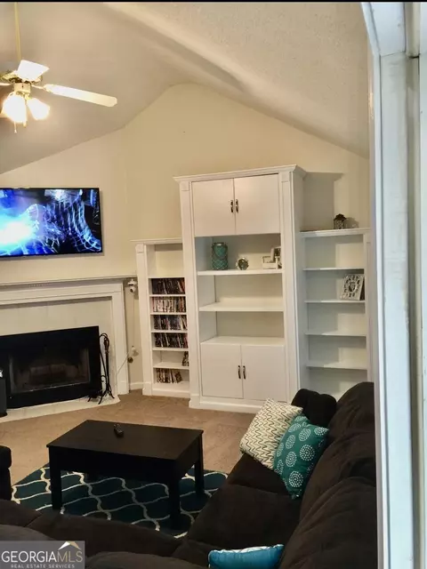 663 Clark Dr, Ellenwood, GA 30294