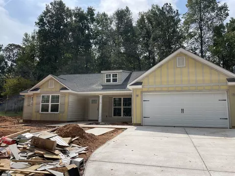 30 Pine Hill St, Newnan, GA 30263