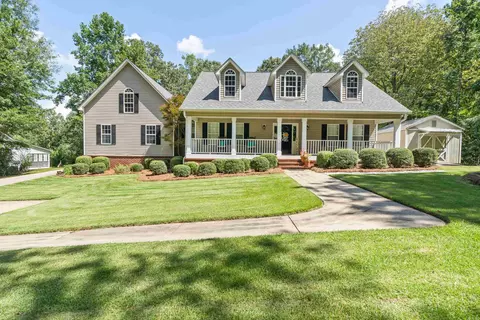 201 Hidden Lakes Dr, Gray, GA 31032