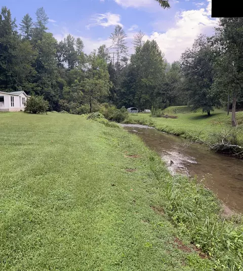 5 Bryson Branch Rd, Clayton, GA 30525