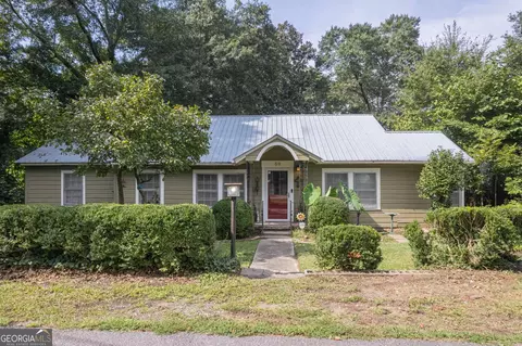 56 Hillcrest Dr, Toccoa, GA 30577