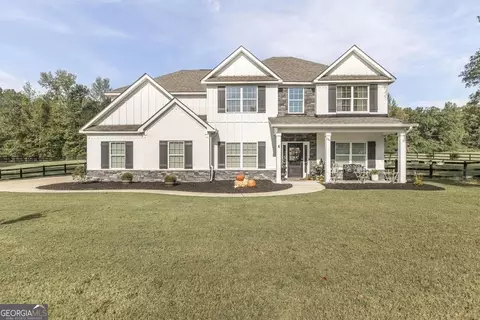 284 Maple Lakes Dr, Cataula, GA 31804