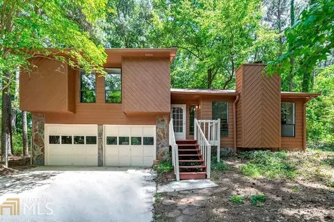 5945 Sutton Pl, Douglasville, GA 30135