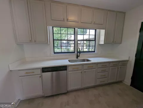301 E 3rd St, West Point, GA 31833 photo 5