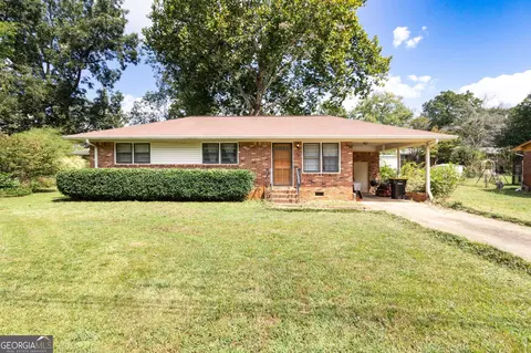 38 Cherokee St, Newnan, GA 30263