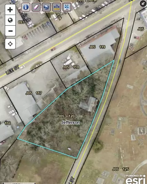 64 Oak St, Jefferson, GA 30549