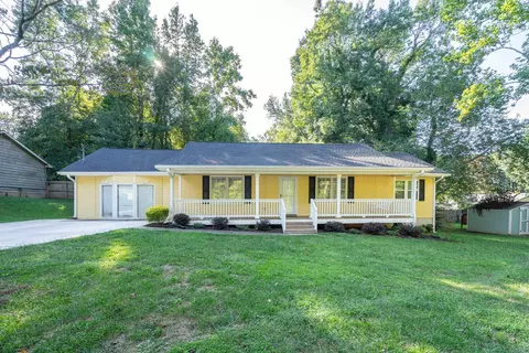 25 Meredith Dr, Carrollton, GA 30116