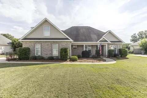 146 Dora Ln, Byron, GA 31008