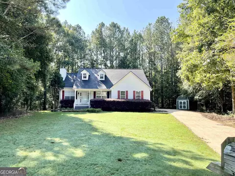 807 Pointe Trl, Locust Grove, GA 30248