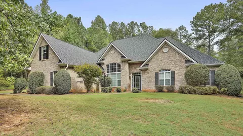 35 Midland Dr, Newnan, GA 30263