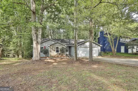 9073 Raven Dr, Jonesboro, GA 30238
