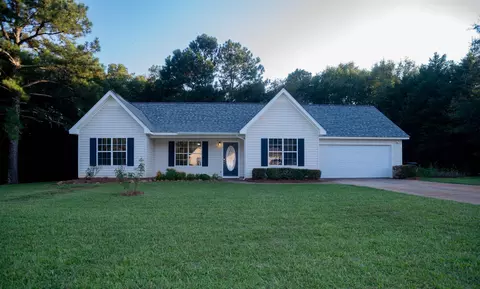 141 Carriage Trce, Barnesville, GA 30204