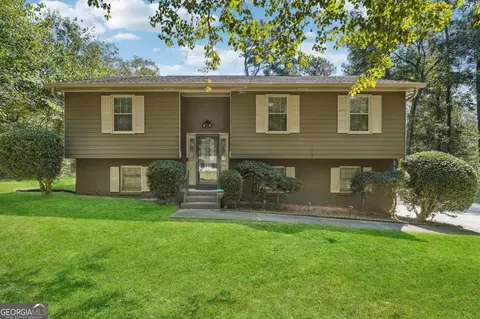 105 Derby Country Dr, Ellenwood, GA 30294