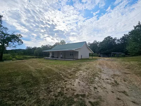 556 Futral Dr, Franklin, GA 30217