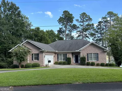 115 Lakeshore Ct, Milledgeville, GA 31061