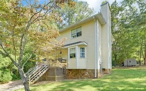 24 Churchill Dr, Toccoa, GA 30577
