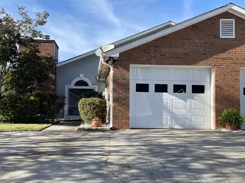115 Arbor Way, Fayetteville, GA 30215
