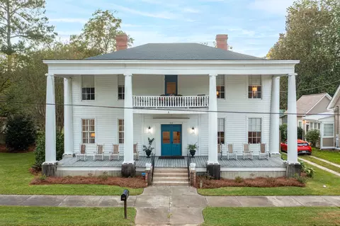 210 S Smith St, Sandersville, GA 31082