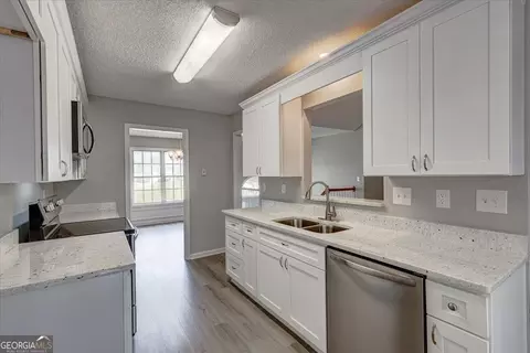 1185 Eagles Pass, Mcdonough, GA 30252 photo 3
